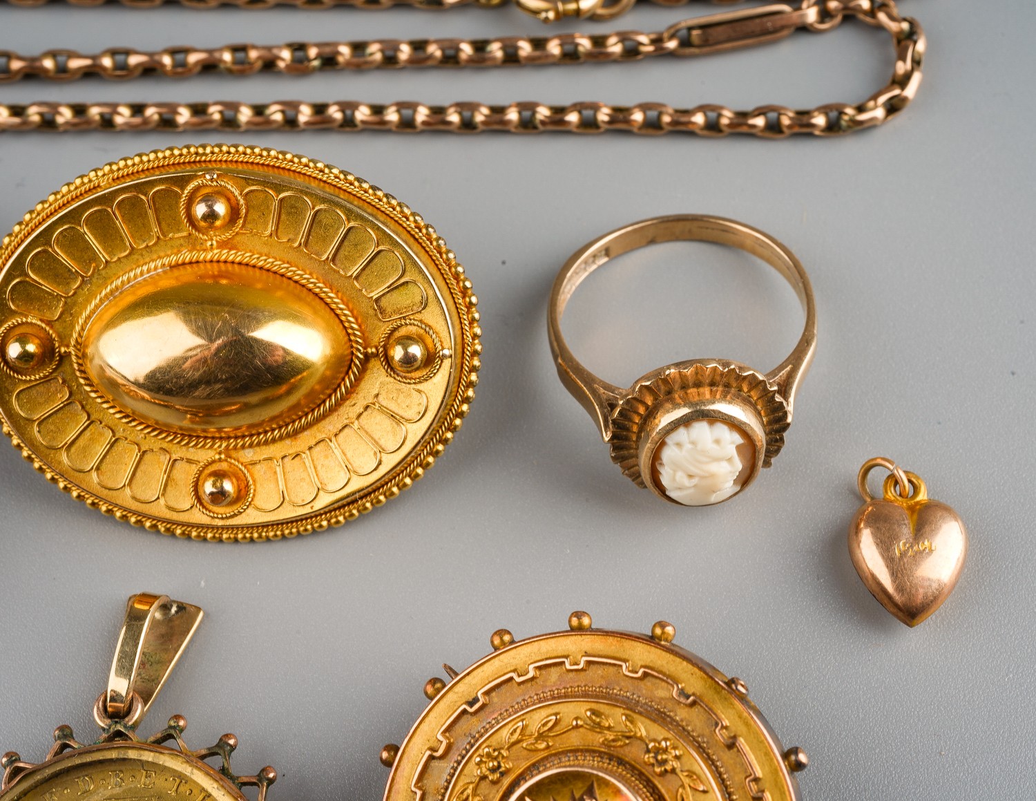 A group of gold jewellery, including 9ct gold lockets, Victorian brooch, Edwardian peridot and - Image 4 of 5