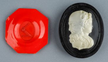 A 19th century oval glass cameo depicting 4 faces, from young to old. Momento Mori ? In its original