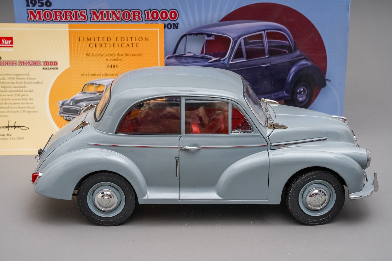 Sun Star 1/12 scale 1956 Morris Minor 1000 Saloon Boxed. - Image 6 of 6