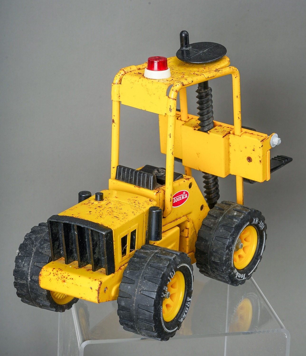 Tonka Toys. Medium scale set of 6 construction vehicles - 3 caterpillar tractors, fork lift, - Image 5 of 7