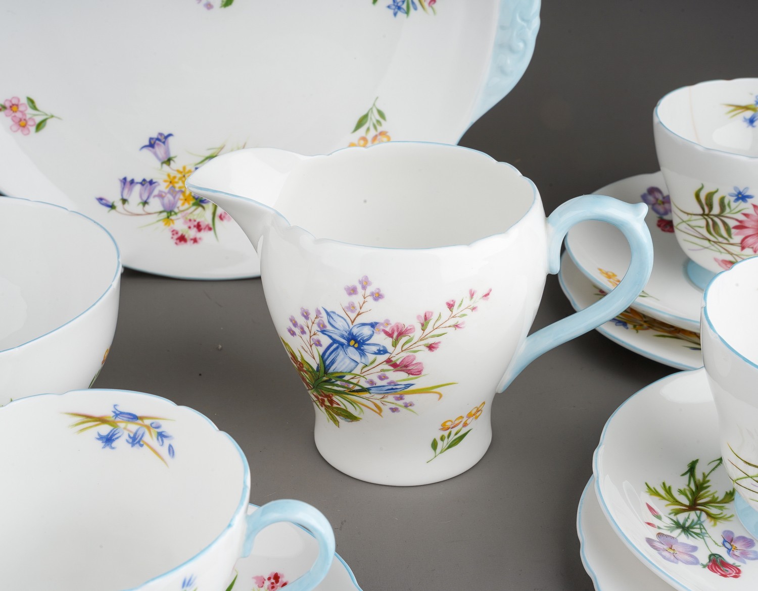 A Shelley fine bone china six piece Wild Flowers pattern no: 13668 tea set comprising: cups, - Bild 4 aus 7