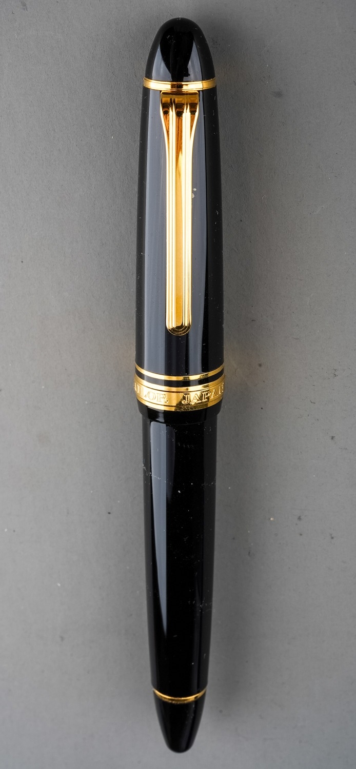 A Japanese Sailor black and gilt fountain pen with 21k Naginata Togi nib, stamped 21K 875, boxed - Bild 2 aus 4