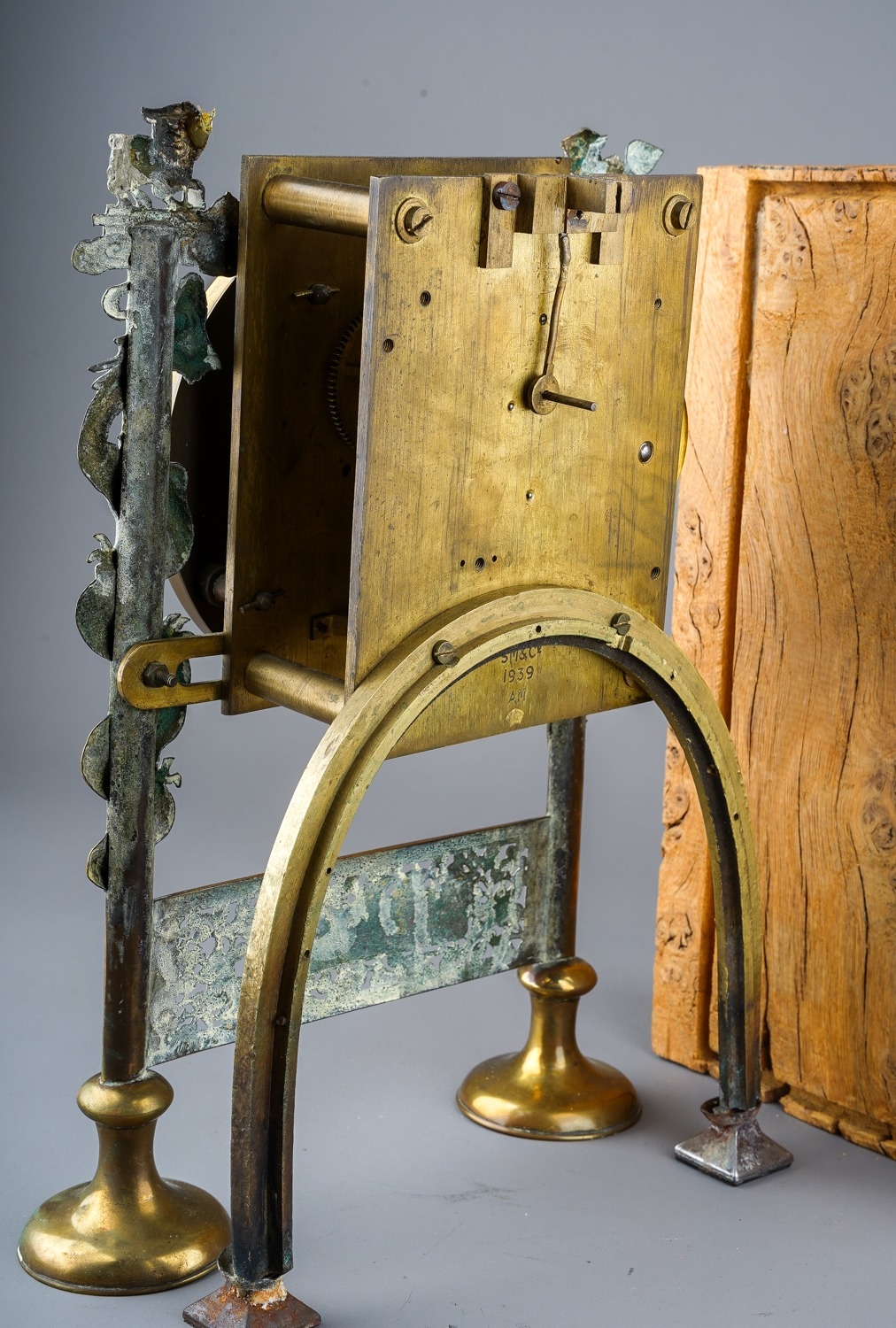 Unique British RAF Presentation clock in bronze, decorated with Peacocks and Lions. Missing the case - Image 5 of 5