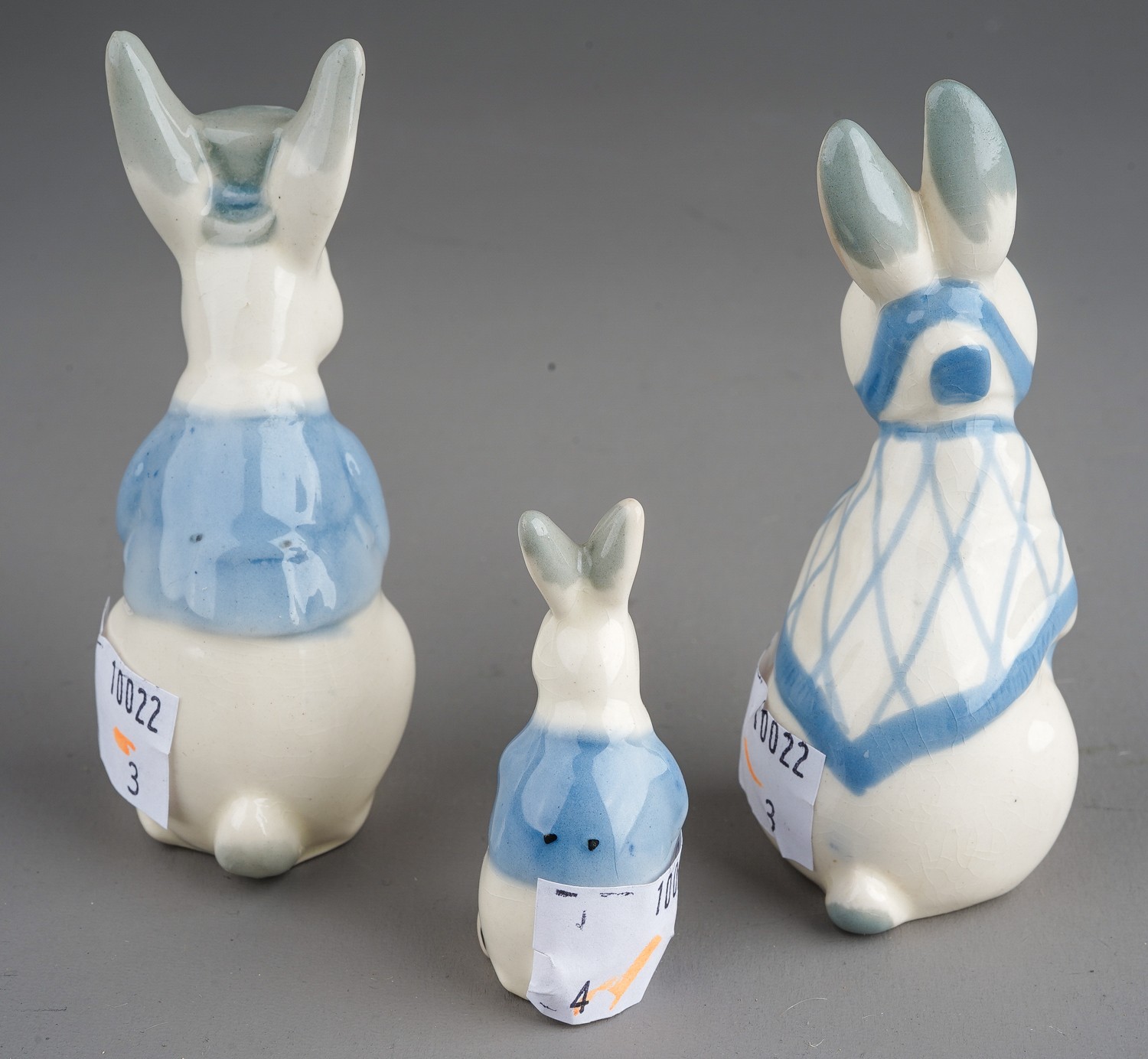 Wade 1940s 3 rabbit figures, marked to base - Image 2 of 3