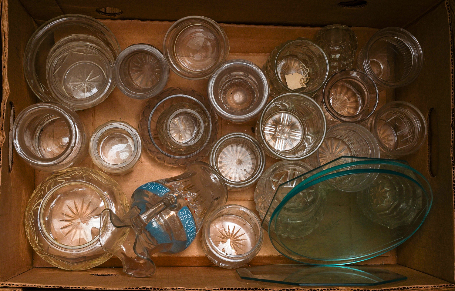 A large collection of assorted glass to include condiment jars, chandelier / oil lamp parts, glass - Image 3 of 4