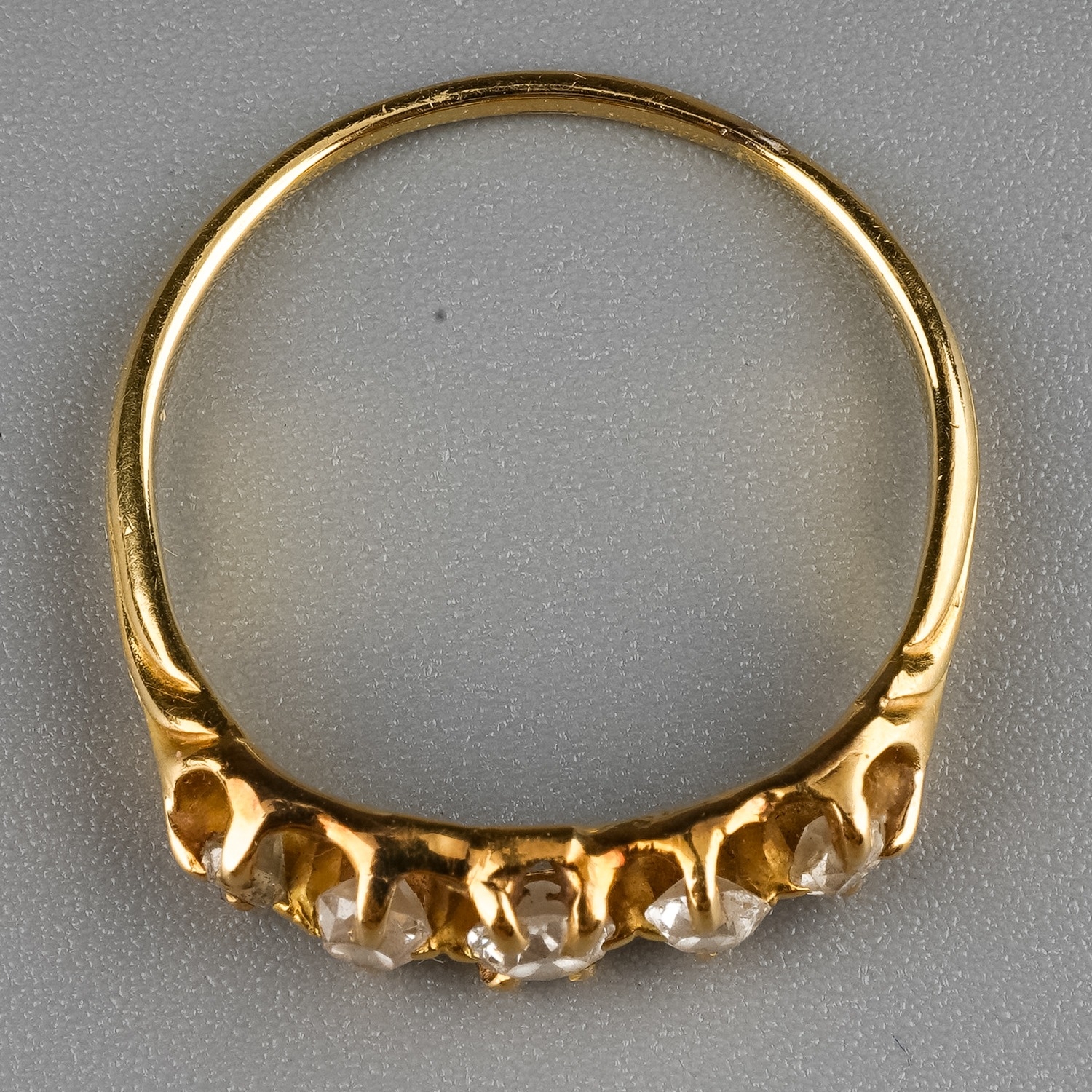 A yellow gold and diamond five-stone ring, set with graduated old-cut diamonds, size Q1/2, - Image 4 of 5