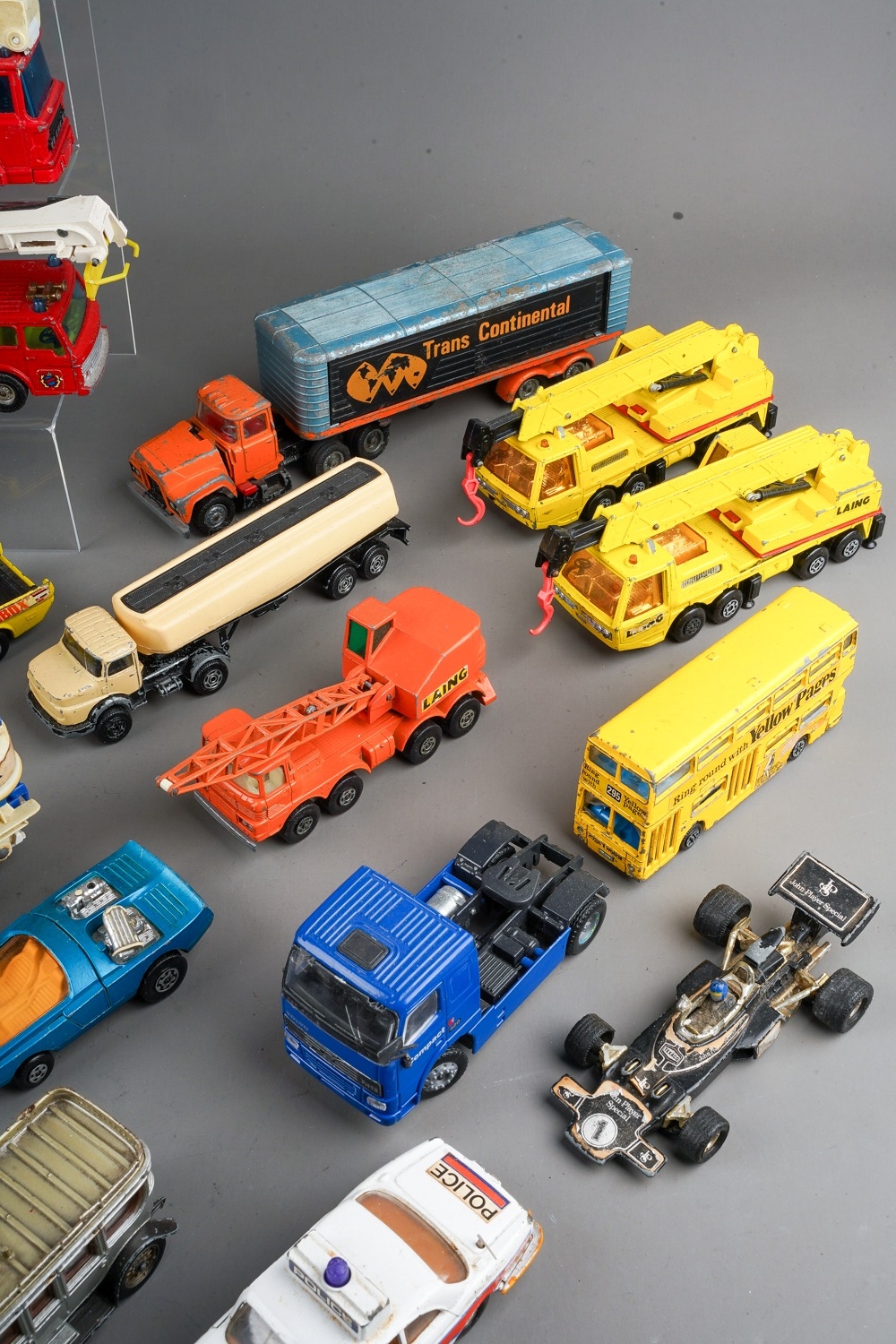 A tray of various Corgi, Dinky, Matchbox diecast vehicles as - Image 6 of 6