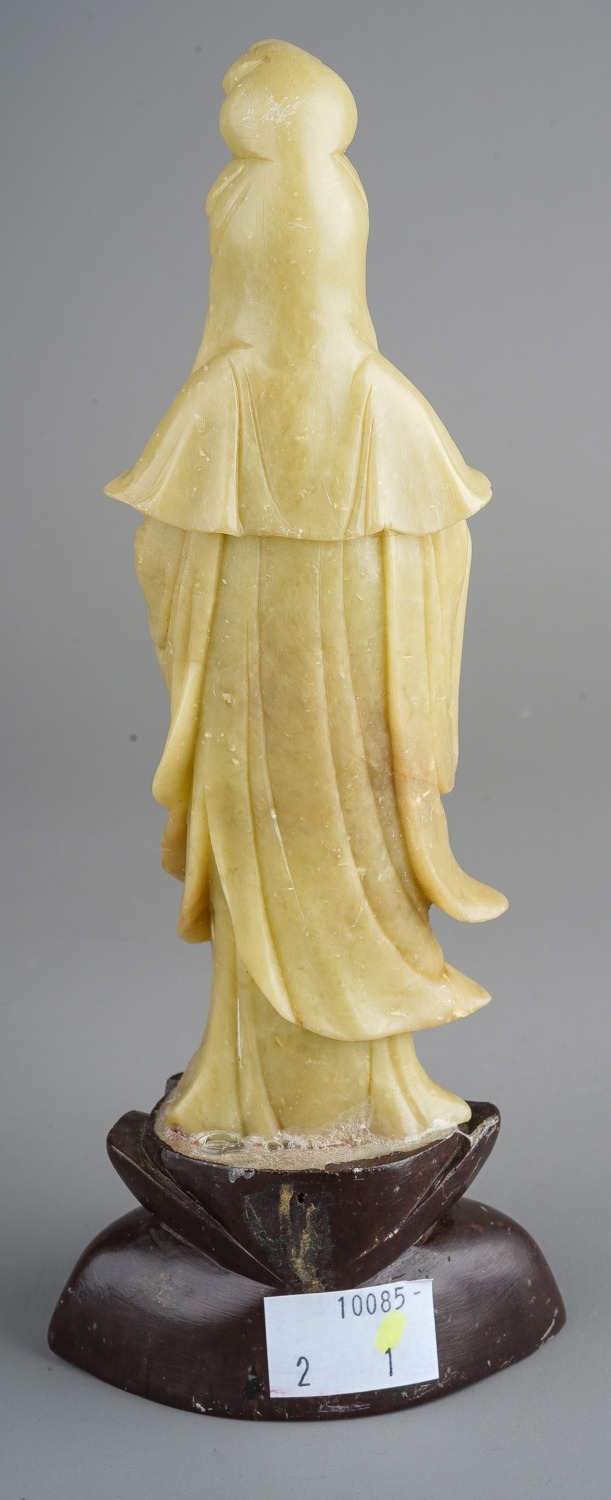 An early 20th Century Chinese carved soapstone figure of lady on lotus flower base, approx 20cm high - Image 2 of 2