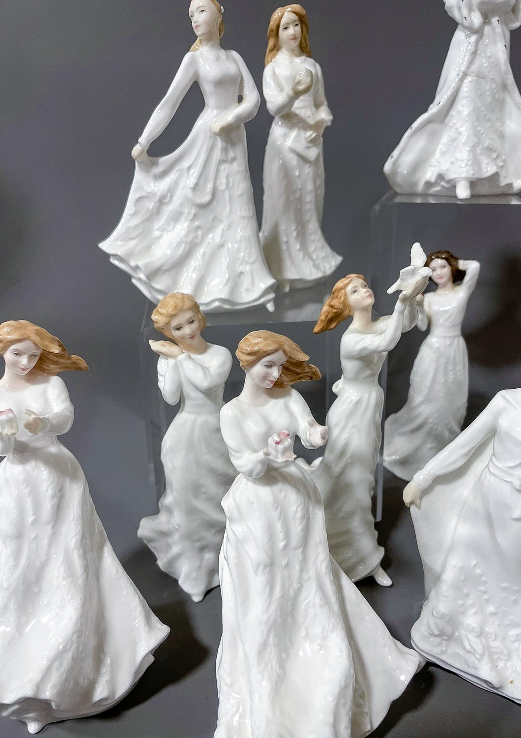 18 Royal Doulton figures from the Sentiments collection, each approx. 15 cm tall - Image 2 of 6