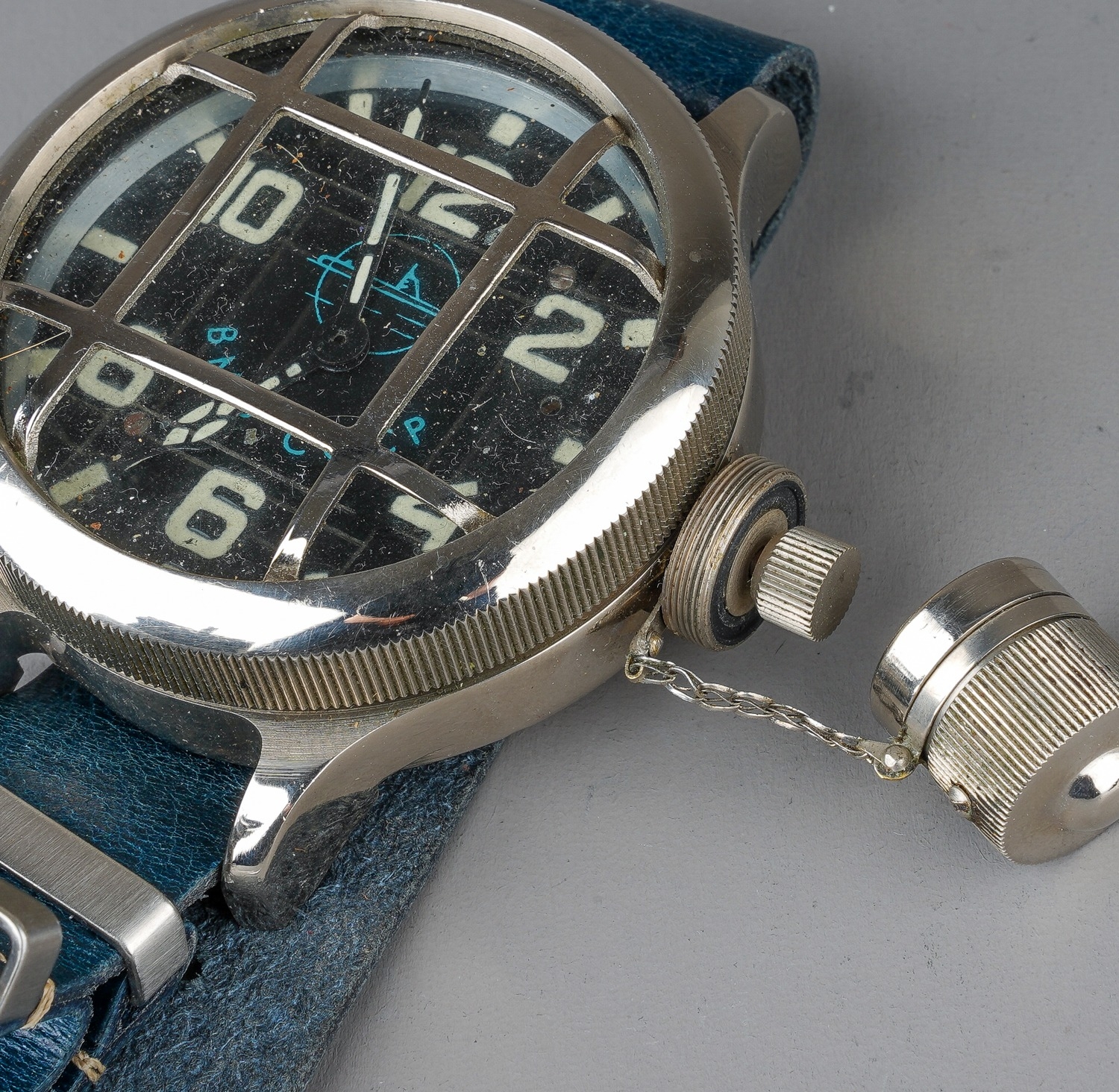A Russian USSR/CCCP oversized divers watch, steel case with protective grill, black enamel dial with - Image 9 of 9