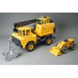Tonka Toys. A large scale crane truck with bucket loader and digger excavator (2)
