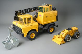 Tonka Toys. A large scale crane truck with bucket loader and digger excavator (2)