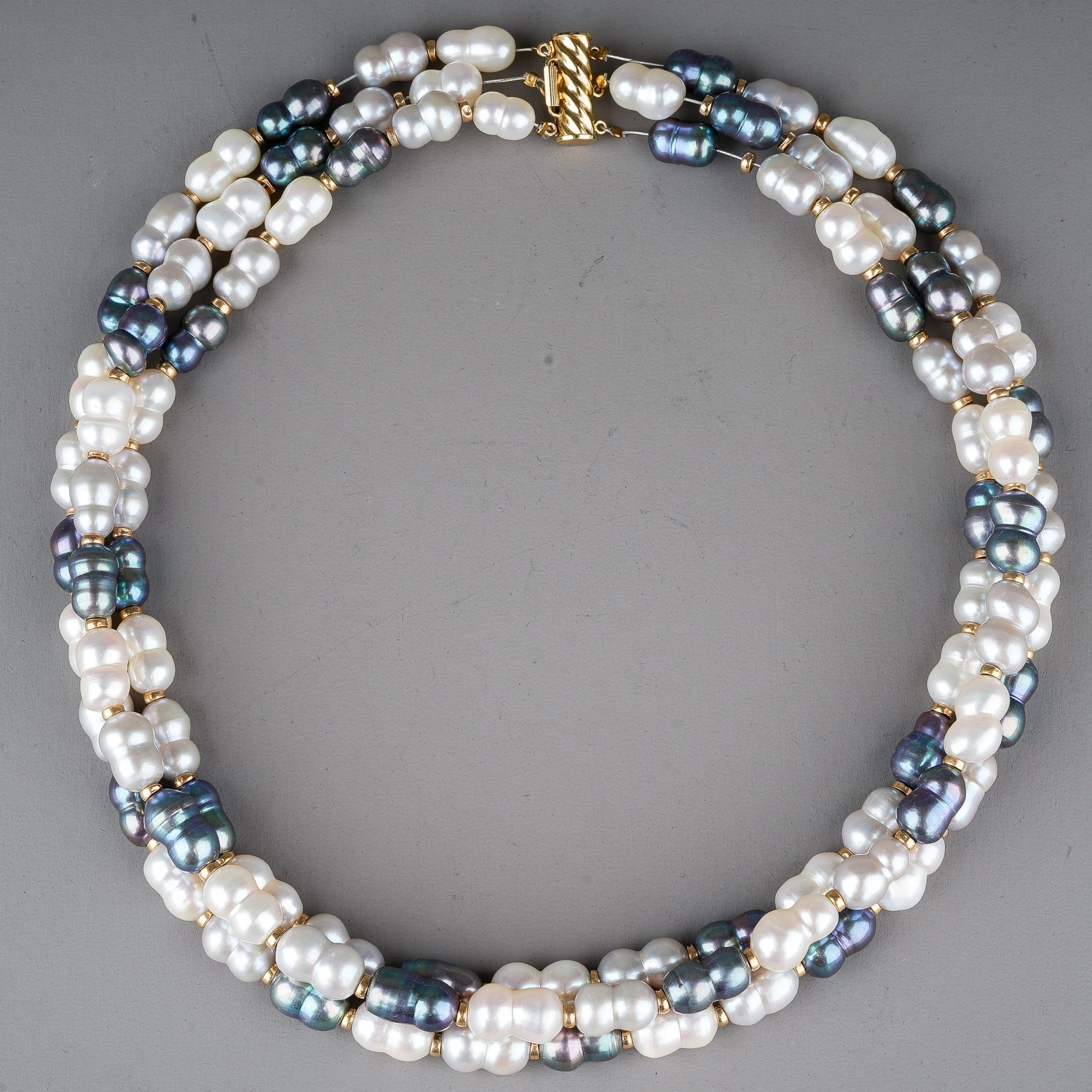 Cultured Pearl Necklace with clasp marked 14K. Twin pearls in three colours, white, pink and blue - Image 2 of 3