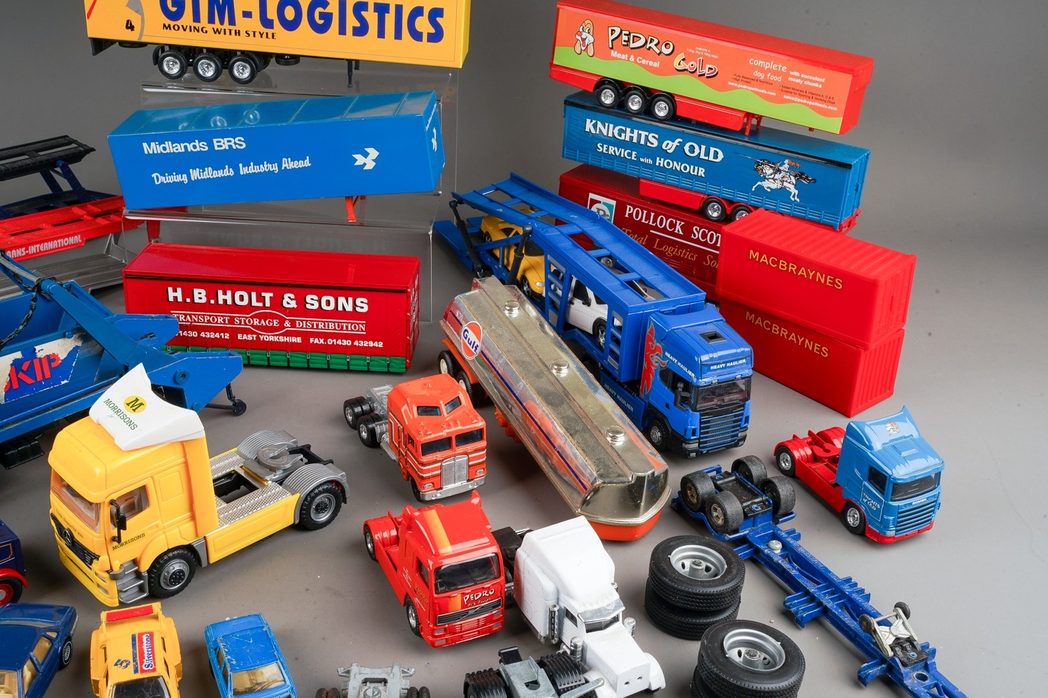 Tray of diecast vehicles to include articulated trailers and loads - Image 4 of 4