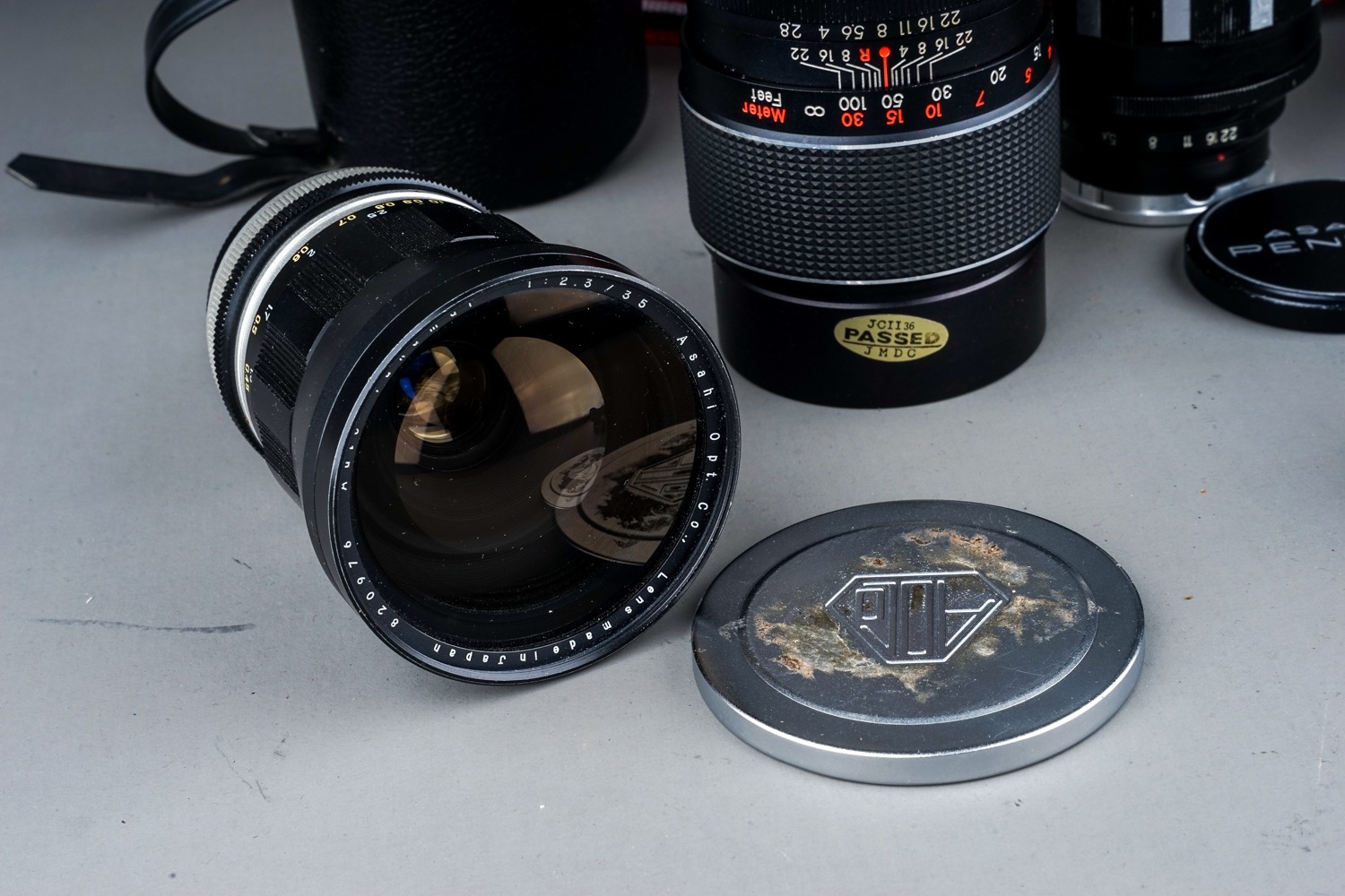 A collection of photography lenses and camera by Pentax, Takumar and a USSR lens - Image 5 of 10