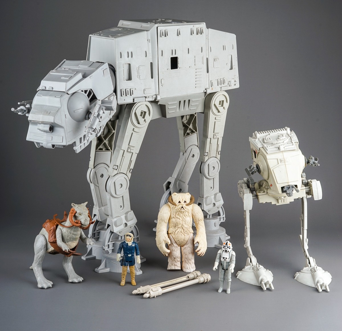 Star Wars 1980's vehicles and figures including AT-AT, AT-ST, Wampa, Taun Taun, Han Solo (Hoth) -