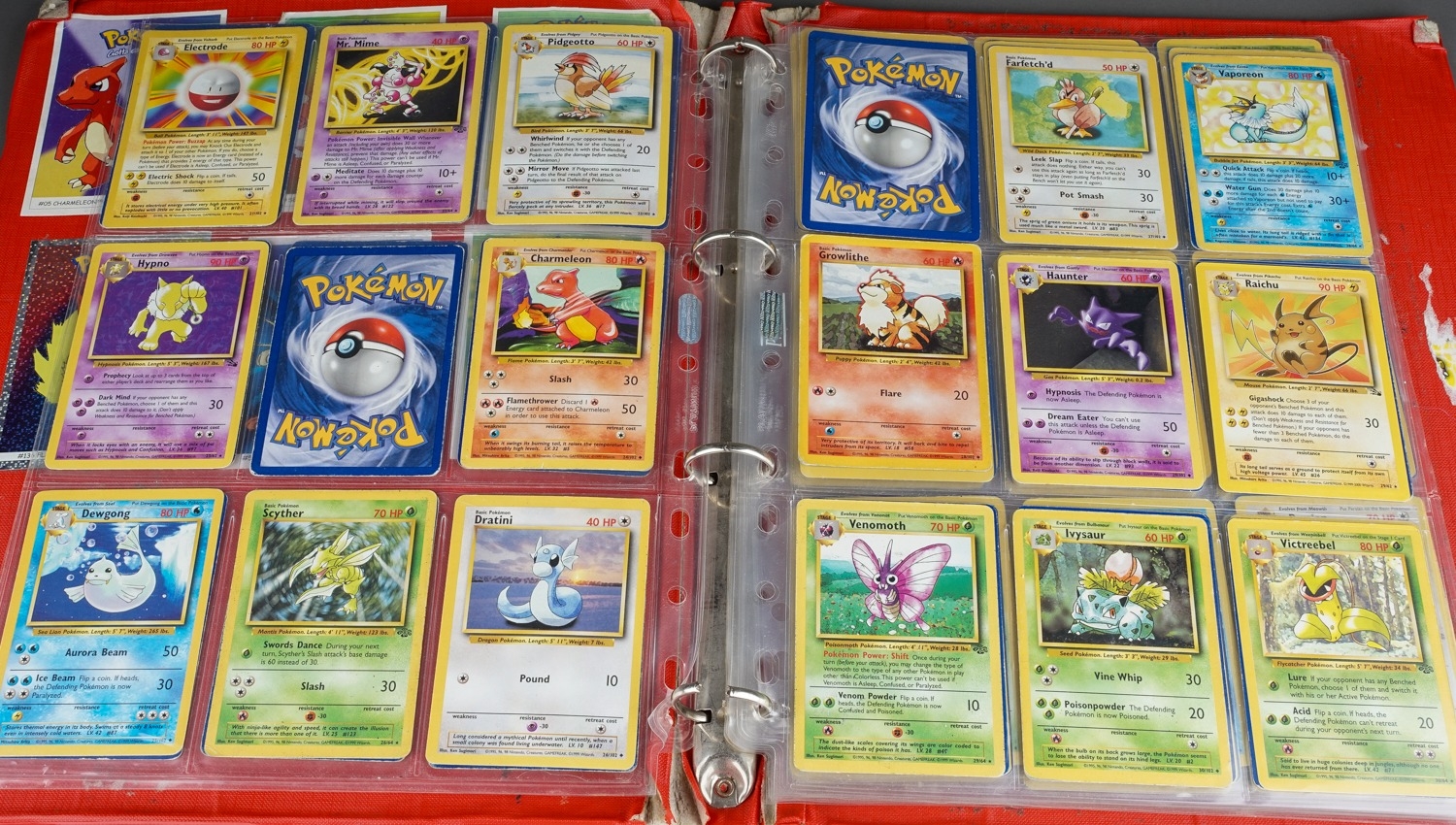 Pokemon: a collection of approx 126 cards - see photographs for details (Q - 1 folder) - Image 5 of 10