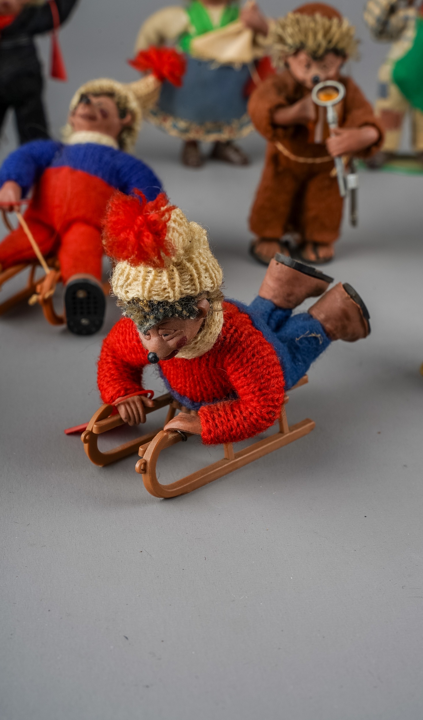 Steiff: a collection of twelve Peter Figuren Mecki hedgehogs to include: monk, chimney sweep, skier, - Image 4 of 7