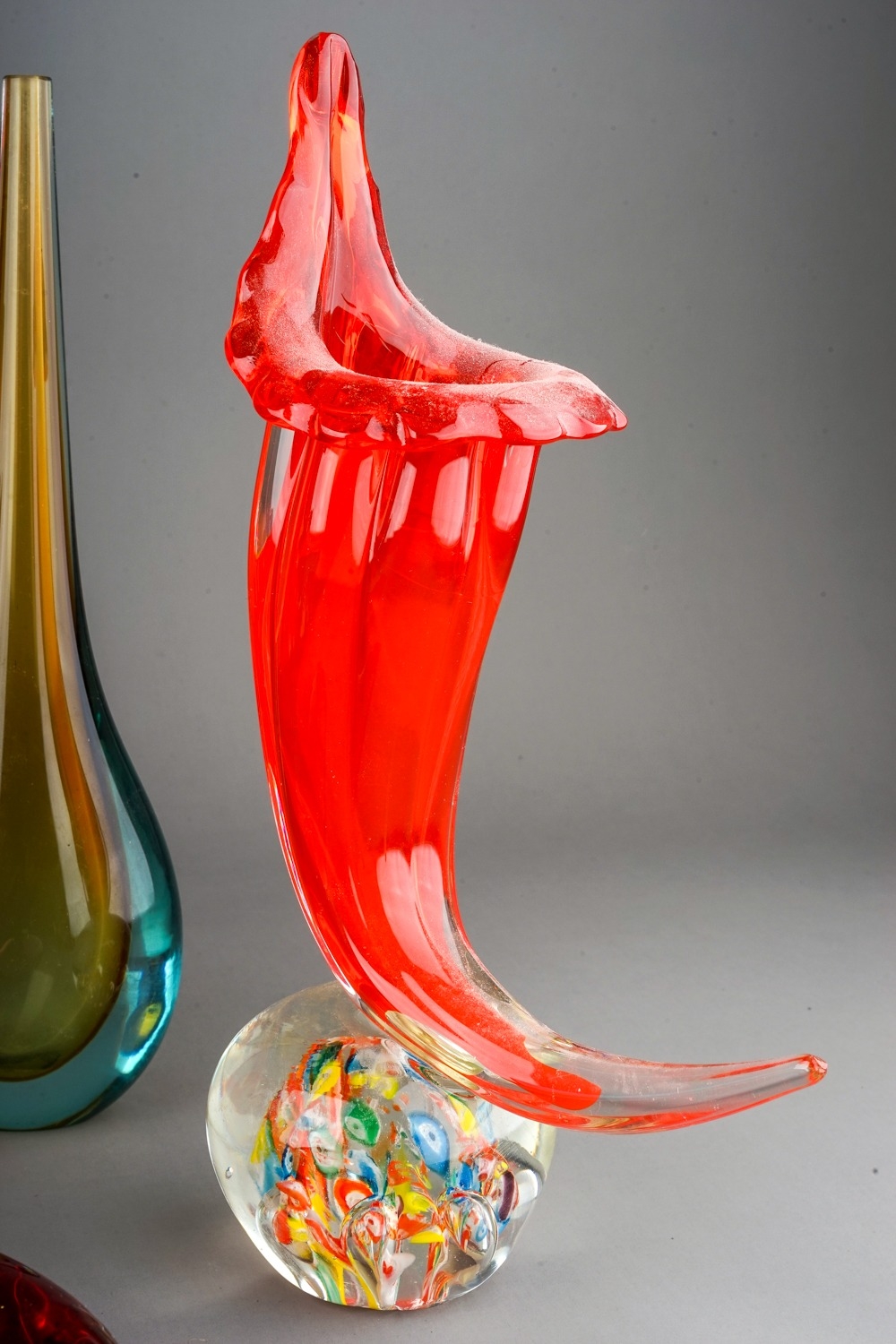 5 pieces of coloured art glass - including Blenko Mother of Child with its stopper and Murano - Image 3 of 7