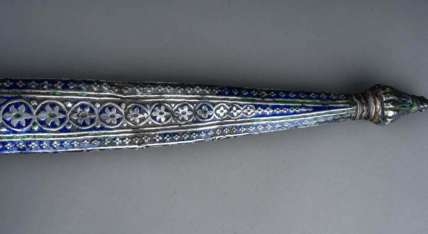 Rare 19th Century antique Indian Kashmiri dagger in silver and enamel. Dents to scabbard. - Image 4 of 4