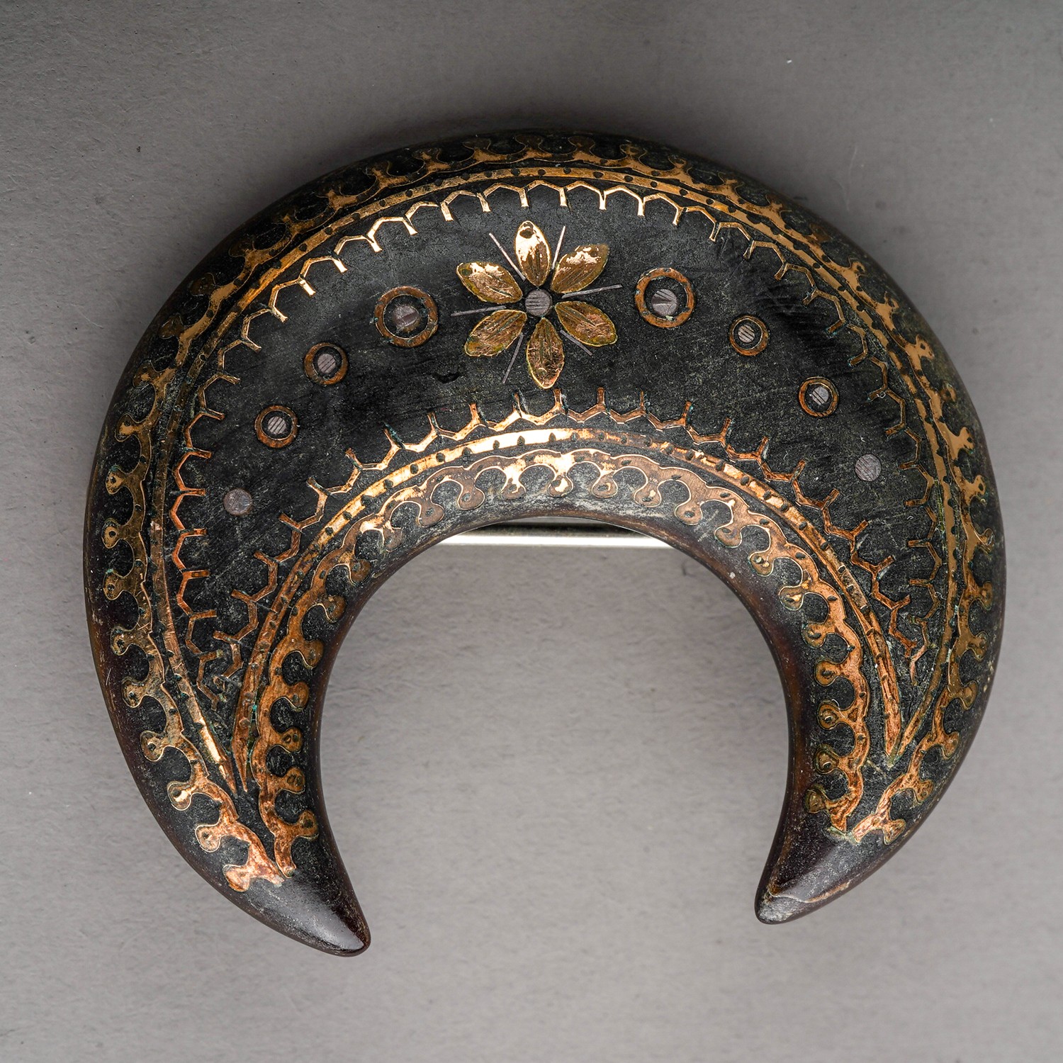 A 19th Century tortoiseshell and gold pique brooch, the crescent shaped brooch set with scroll and - Image 3 of 5