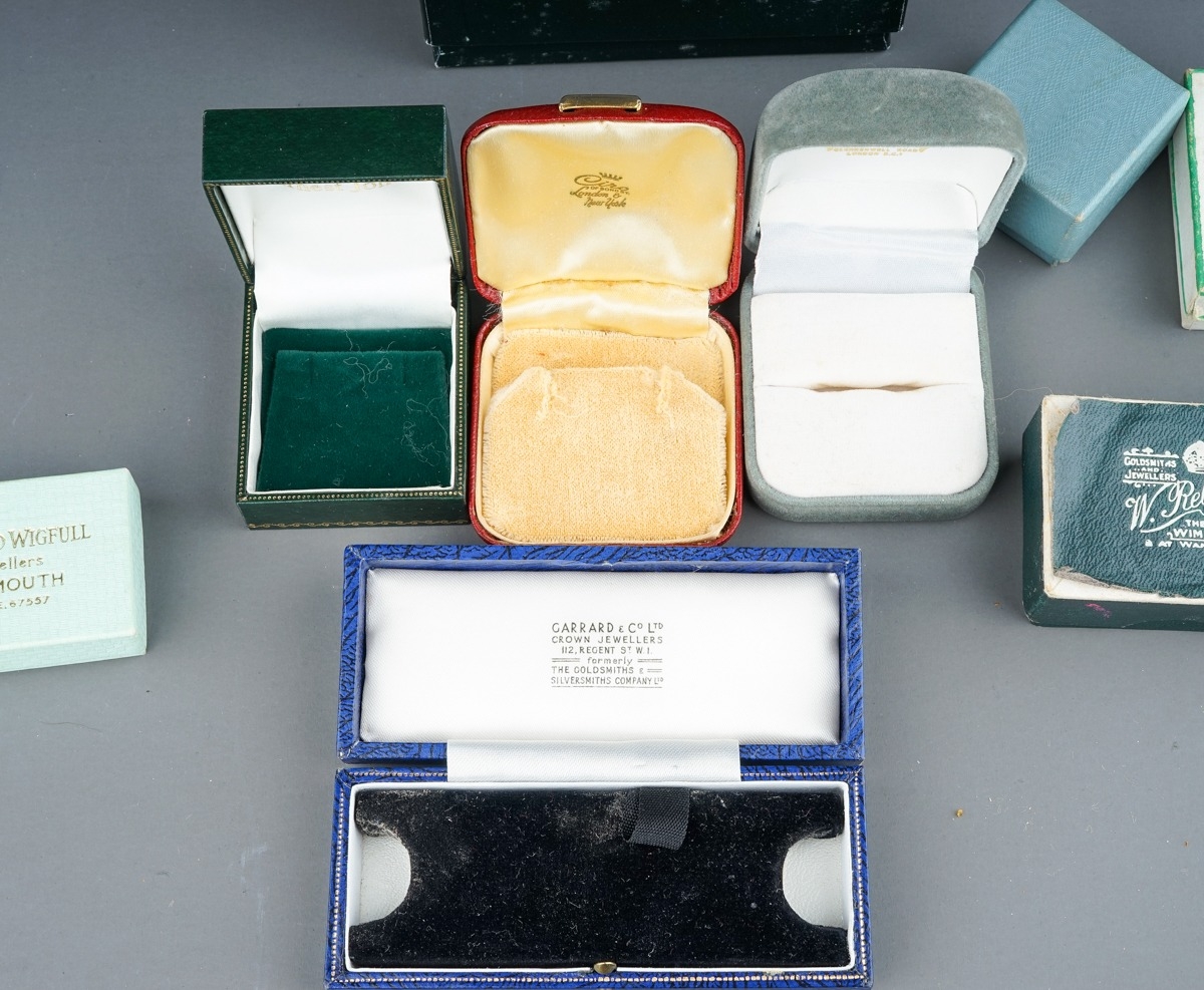 A collection of antique and later jewellery boxes - Image 3 of 3
