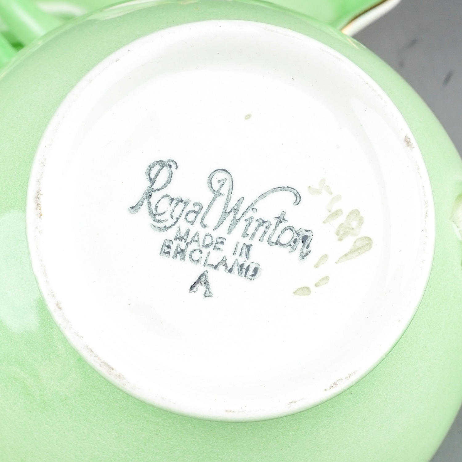 A Royal Winton apple green breakfast set comprising teapot, milk jug, sugar bowl and toast rack on - Image 10 of 10