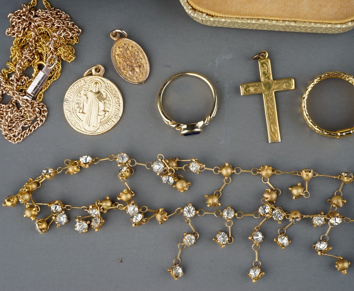 Costume jewellery, including a white metal Scottish style bracelet set with hardstones, stamped '