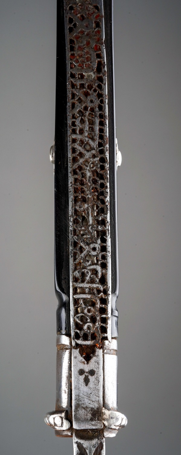 Antique Persian Kard dagger with hand chiselled & wootz Damascus blade. Interesting calligraphy - Image 4 of 5