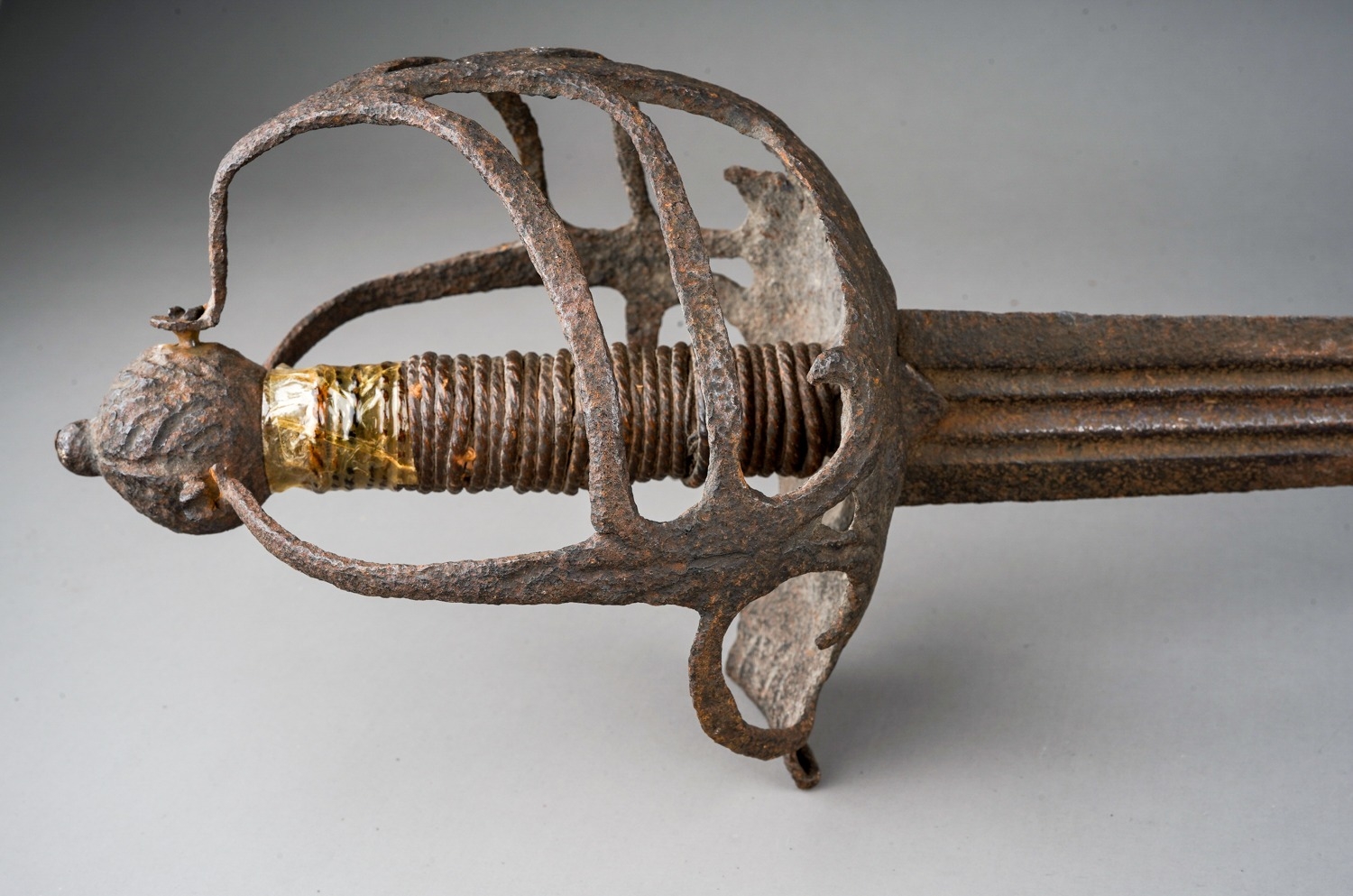 English Civil War mortuary sword circa 1645. Armoury markings to the blade. The hilt with - Image 2 of 6