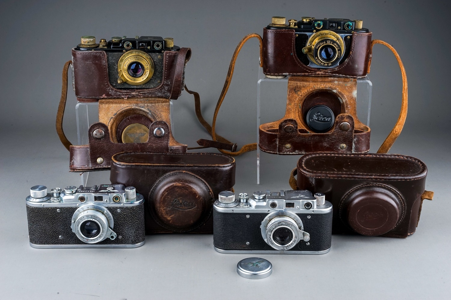 4 German marked cameras in their original carry cases. Militaria interest - Image 3 of 16