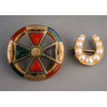 A Scottish yellow metal and hardstone brooch, set with bloodstone and carnelian, approx 3cm dia,