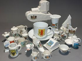 Assorted Crested china ware to include: City of London model of a Tank Reg No: 65858?; Ventnor large