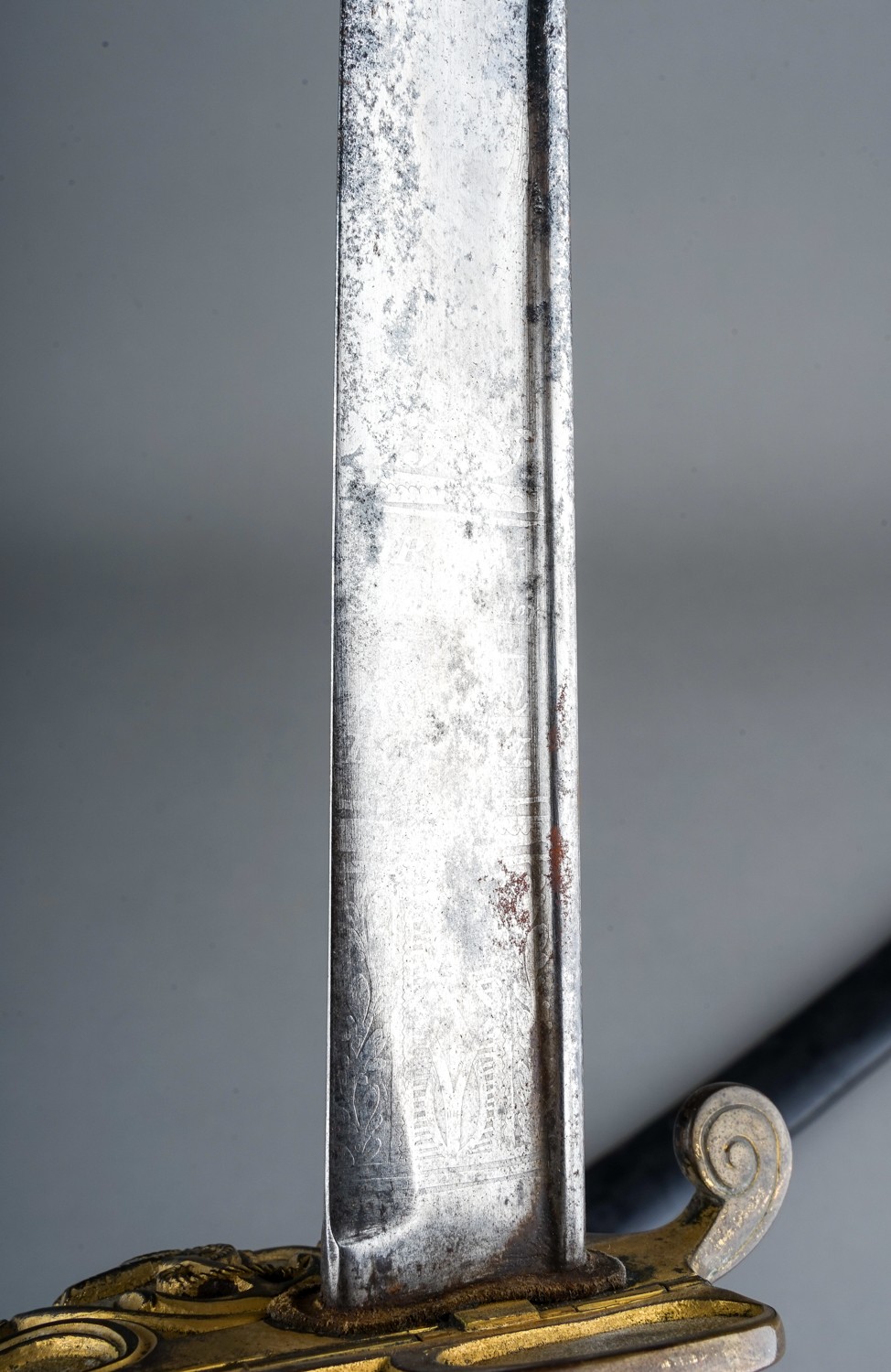 19th Century British naval sword. 1827 pattern with pipe back, complete with scabbard. - Image 7 of 7