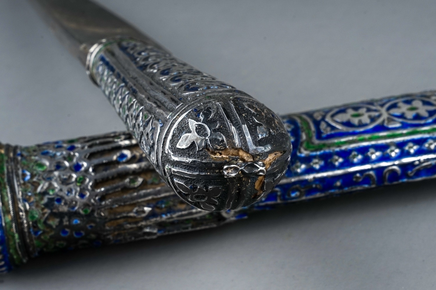 Rare 19th Century antique Indian Kashmiri dagger in silver and enamel. Dents to scabbard. - Image 3 of 4