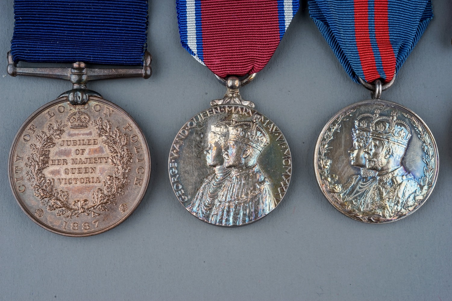 British Jubilee and Coronation Medals. 1911 Coronation Medal; 1935 Silver Jubilee Medal, GVI - Image 4 of 4