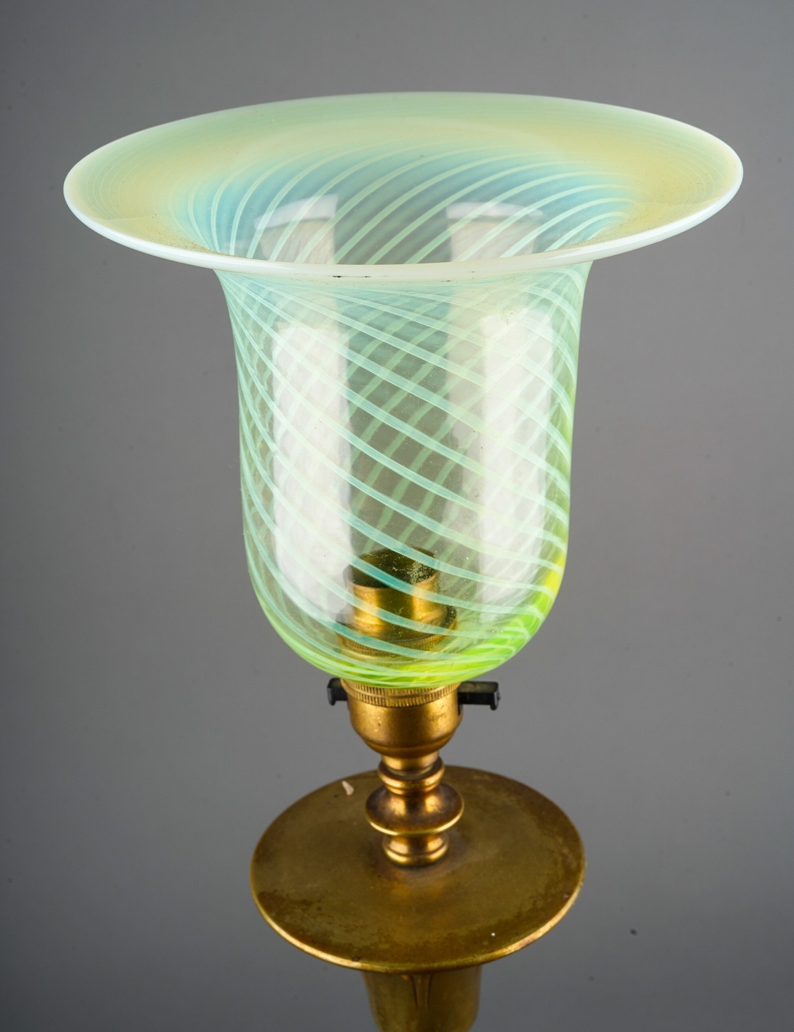 Art Nouveau Benson style brass table lamp with vaseline shade. Height approx. 53cm - Image 2 of 3