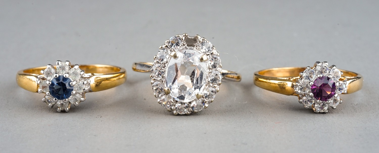 A 9ct yellow gold and clear paste dressing ring, size Q, gross weight approx 3g; together with two - Image 6 of 8