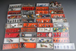 HO scale a quantity of miniature people in set boxes and loose by Preiser etc