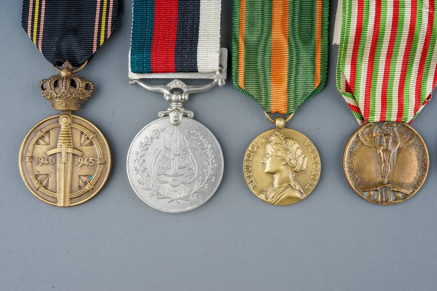 A collection of World Medals. 15 in total, France, Belgium, Pakistan etc. Conditions VF+ - Image 3 of 10