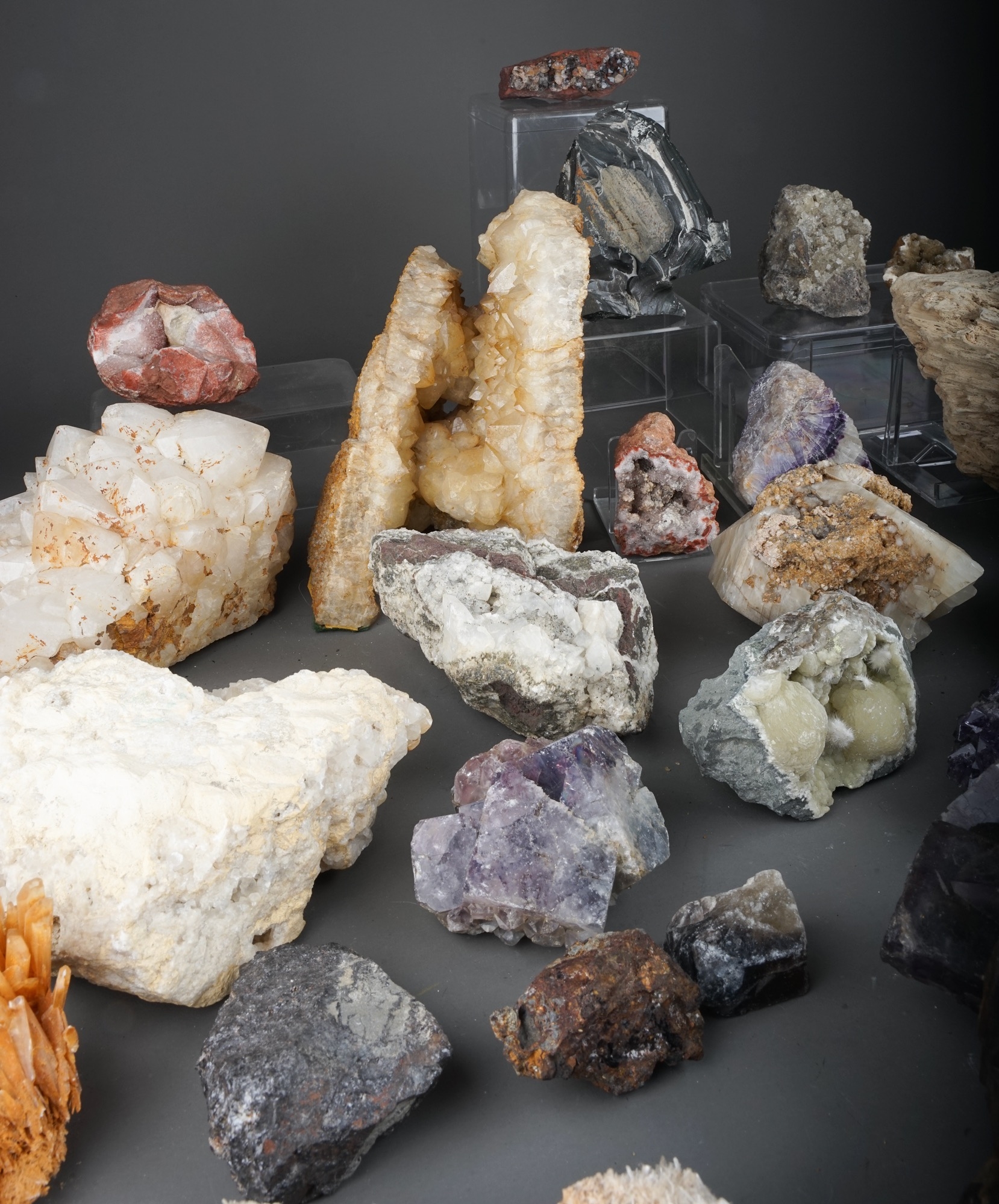Two trays of rock crystal and mineral samples - Image 3 of 3