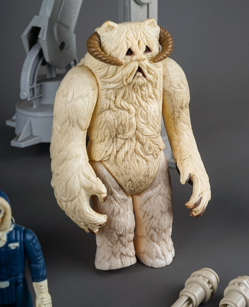 Star Wars 1980's vehicles and figures including AT-AT, AT-ST, Wampa, Taun Taun, Han Solo (Hoth) - - Image 6 of 9