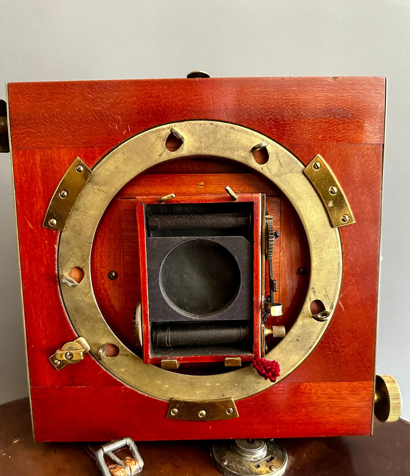 An early 20th Century Thornton Pickard "Imperial" Triple Extension half plate mahogany and brass - Image 9 of 10
