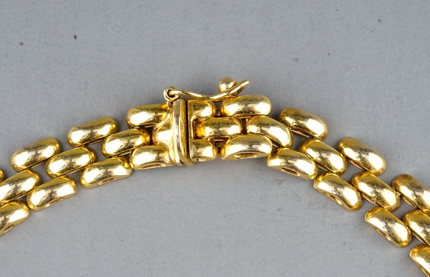 An Italian 9k yellow gold gate-link necklace and bracelet, the necklace approx 41cm long, gross - Image 5 of 10