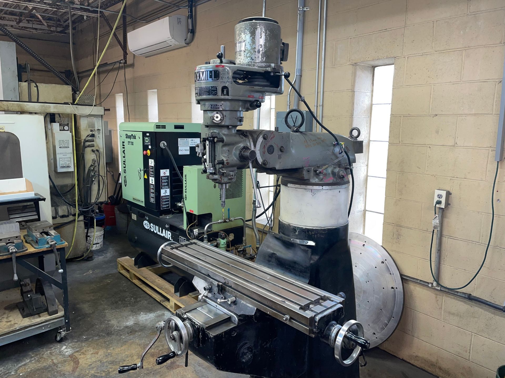 Maxmill Mdl. YC-1 1/2VA Vertical Milling Machine - Image 2 of 8