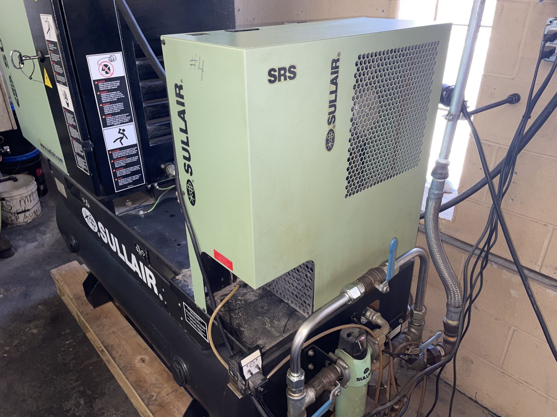 LOW LISTED HOURS! Sullair ShopTek ST709 AC Sull Rotary Screw Air Compressor - Image 3 of 8