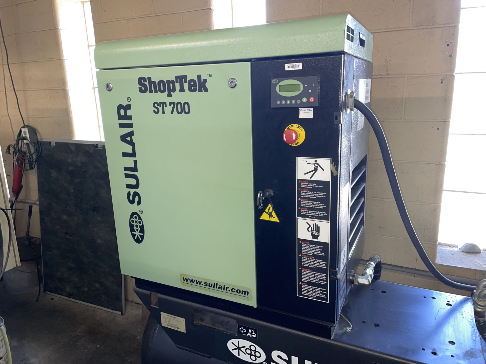 LOW LISTED HOURS! Sullair ShopTek ST709 AC Sull Rotary Screw Air Compressor - Image 2 of 8