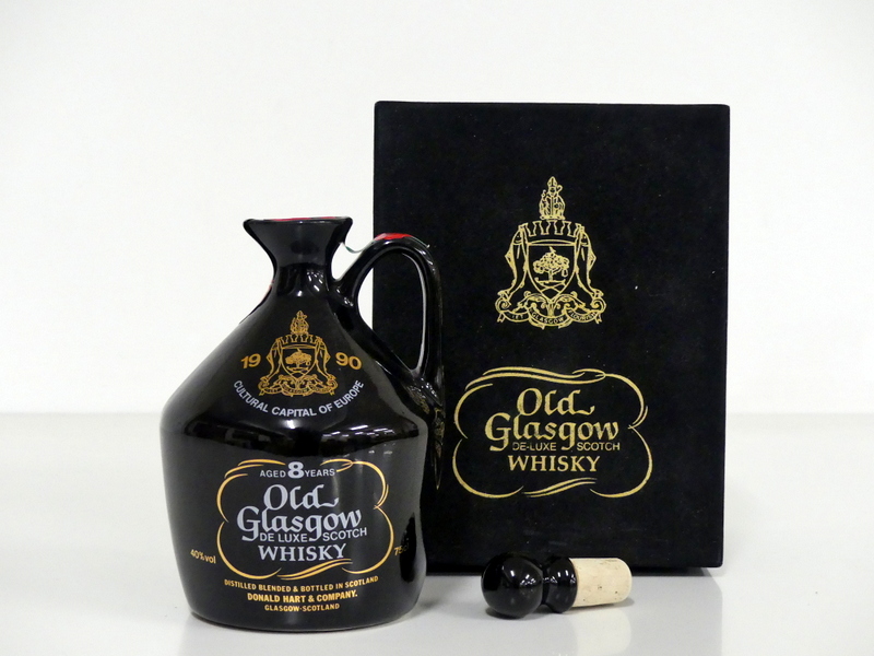 1 75-cl bt Old Glasgow 8YO De Luxe Scotch Whisky Ceramic Decanter to Commemorate 1990 Cultural