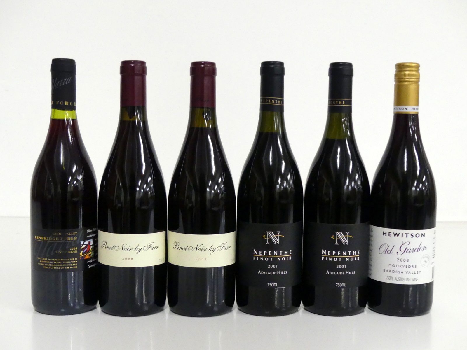 1 bt Lenbridge Forge Pinot Noir 2000 Yarra Valley M & S vts 2 bts Pinot Noir by Farr 2000 Geelong