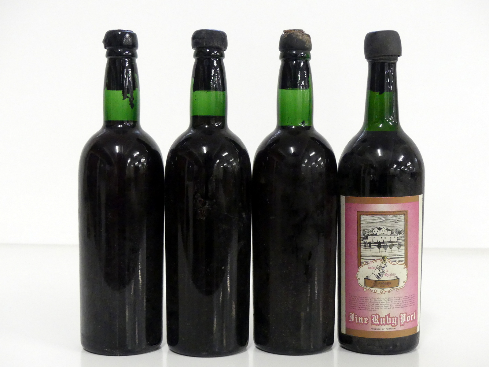 1 bt believed Dows 1960 Vintage Port i.n, chipped wax, missing label ID from cork 1 bt believed 1961